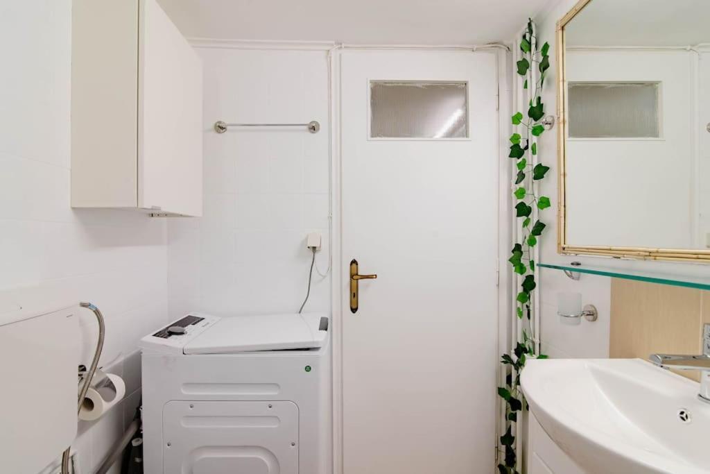 Athens Paradise Apartament 50 Sqm Near To Metro #2 ภายนอก รูปภาพ